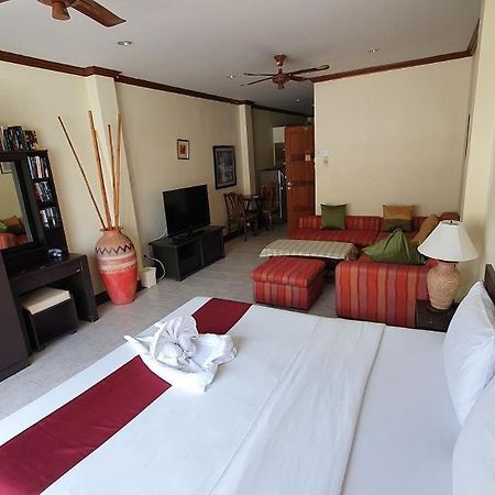 Patong Karlssons Hotel Eksteriør billede