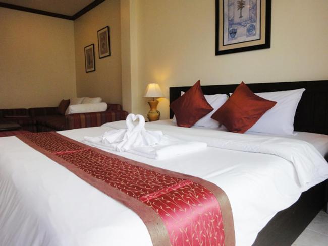Patong Karlssons Hotel Eksteriør billede