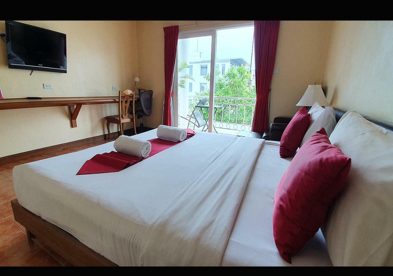 Patong Karlssons Hotel Eksteriør billede
