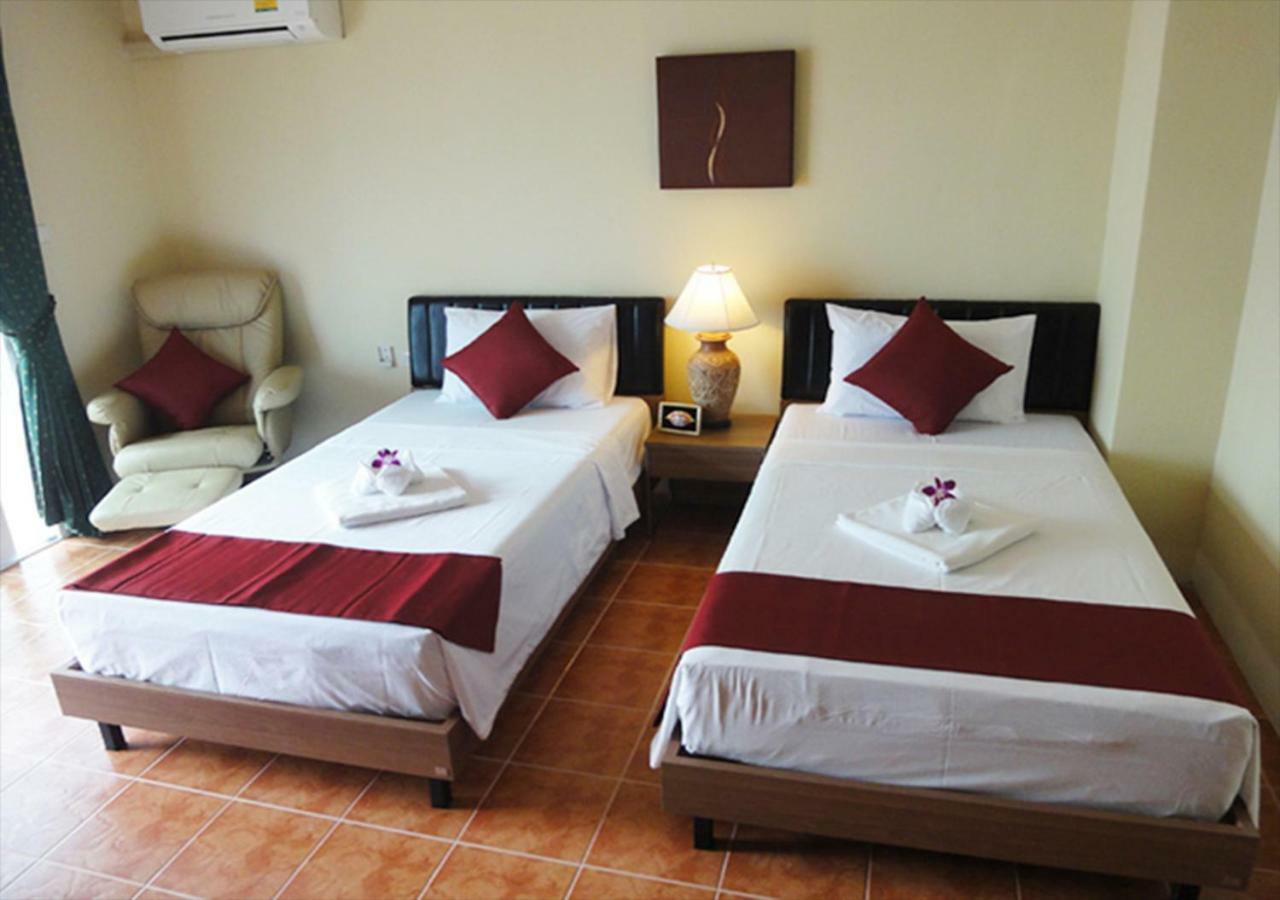 Patong Karlssons Hotel Eksteriør billede